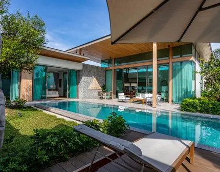 Mono Champaca - exterior pool