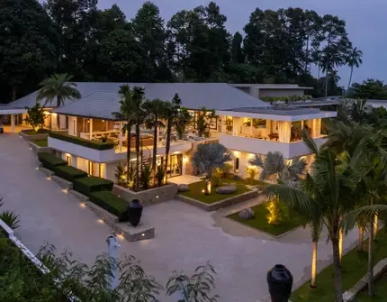 Villa Riverside exterior night