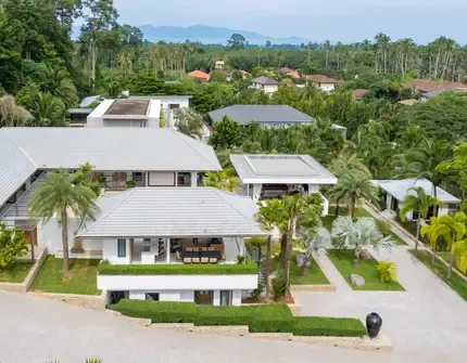 Villa Riverside aerial front