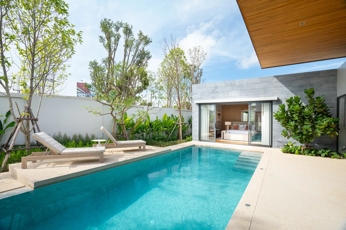 Botanica Wisdom pool with tree view