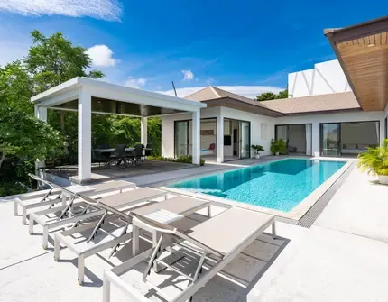 Hideway Villa Samui - sunbeds overlooking the pool