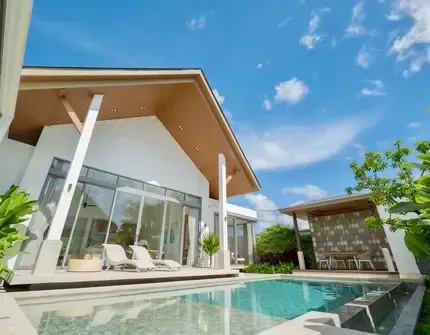 Erawana Creek -exterior pool
