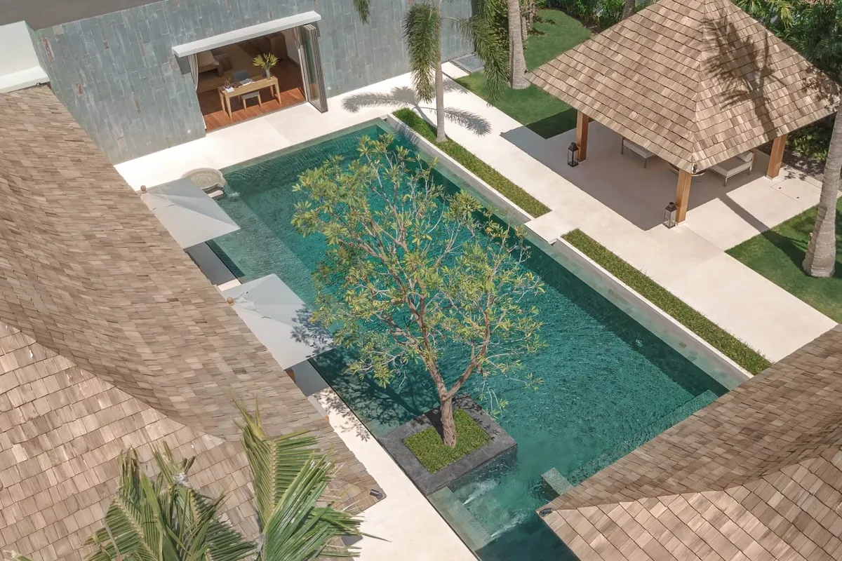 Anchan Burgundy – Swimming pool