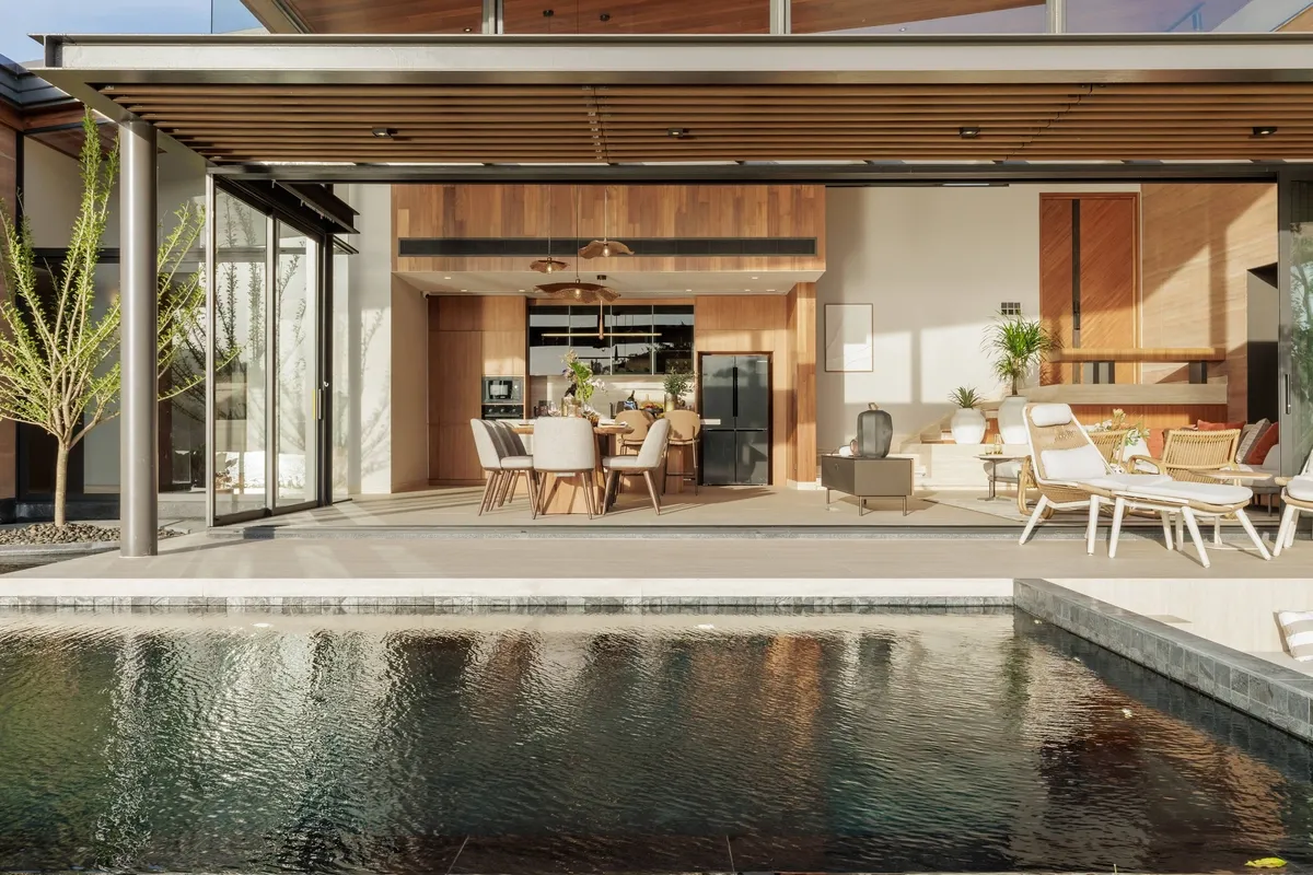 SERRANA Lakefront - outdoor