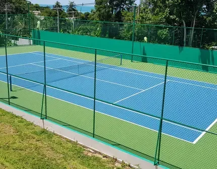 Horizon 32 tennis court