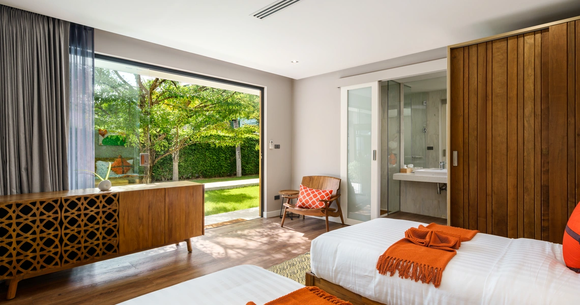 Luxury villas on Samui 5 Bedroom Beachfront Villas in Baan Talay bedroom