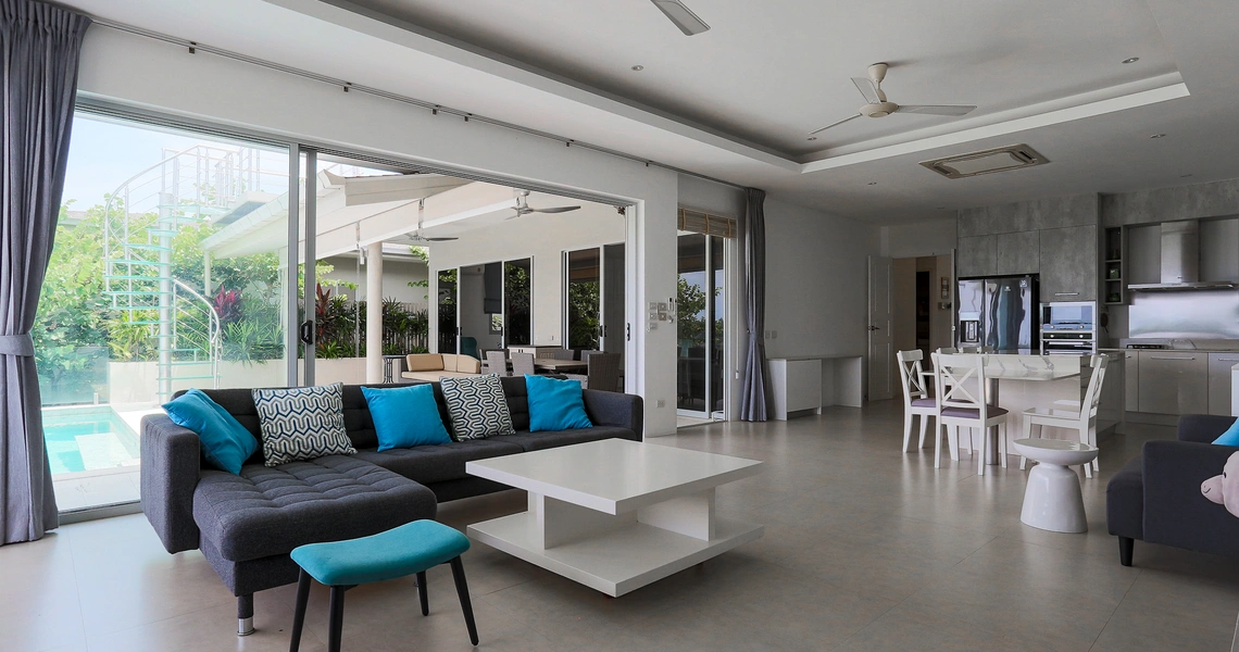Bayside BB3 living room with view