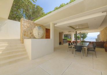 None Luxury villas on Samui Luxury 3 Bedroom Pool Villa in Samujana dining area