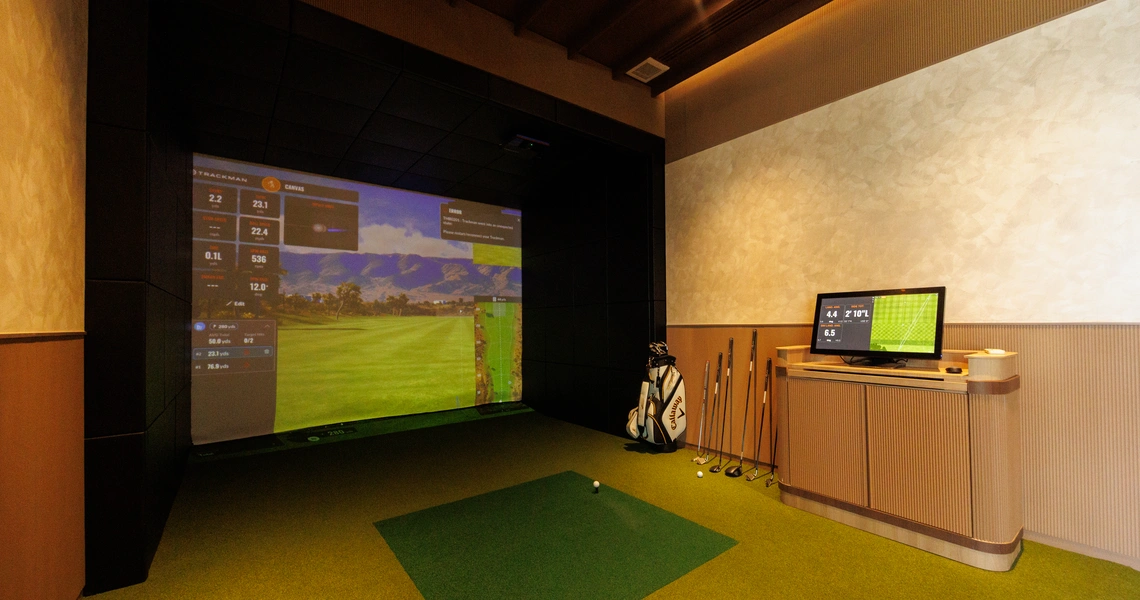 CANVAS Cherngtalay - golf simulator