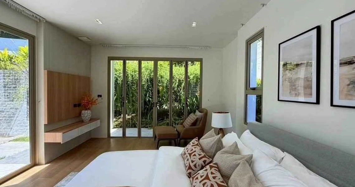 Loch Palm Villa - bedroom