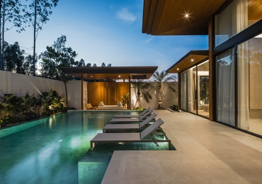 Naturale Cherngtalay - deck and pool