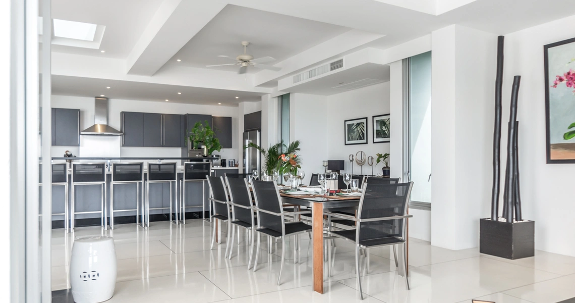 Villa Bauhinia -  Dining table