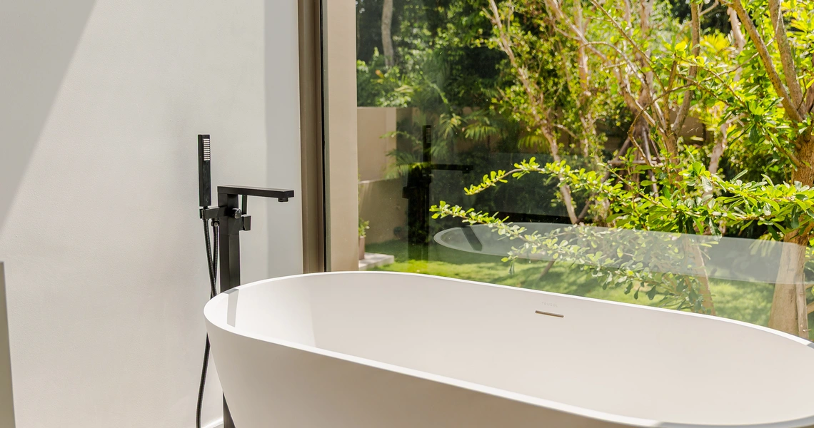 AREN Villas - bathroom with tub