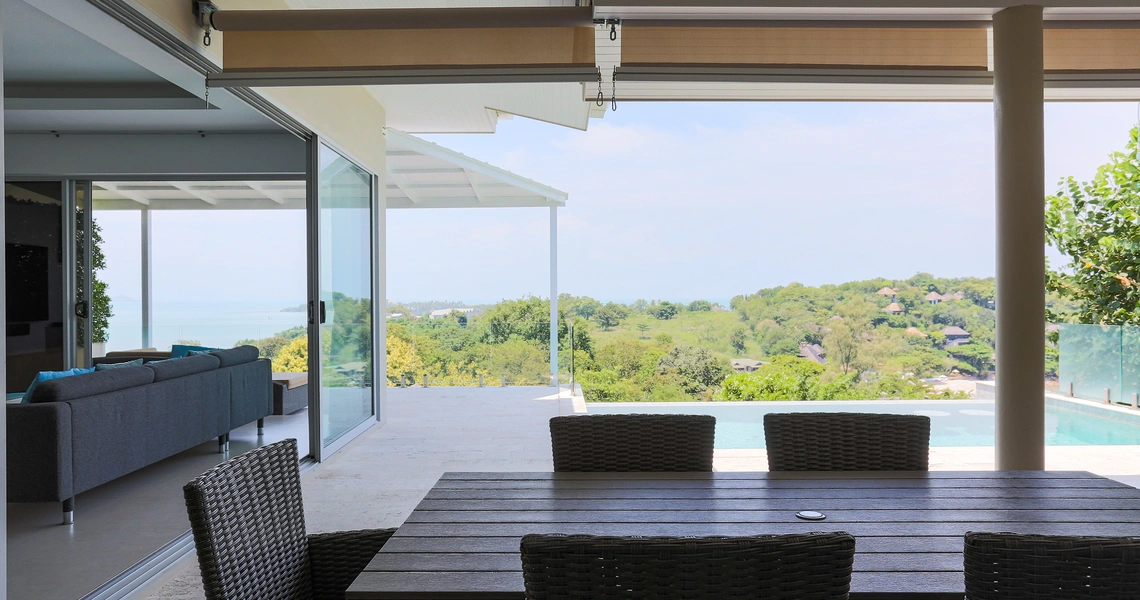 Bayside BB3 dining room outdoor