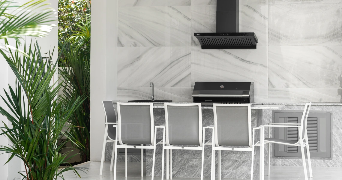 Laguna Homes - dinign room