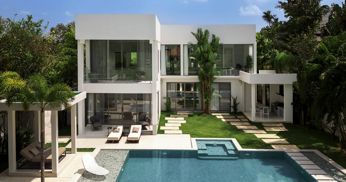 Laguna Homes - external pool