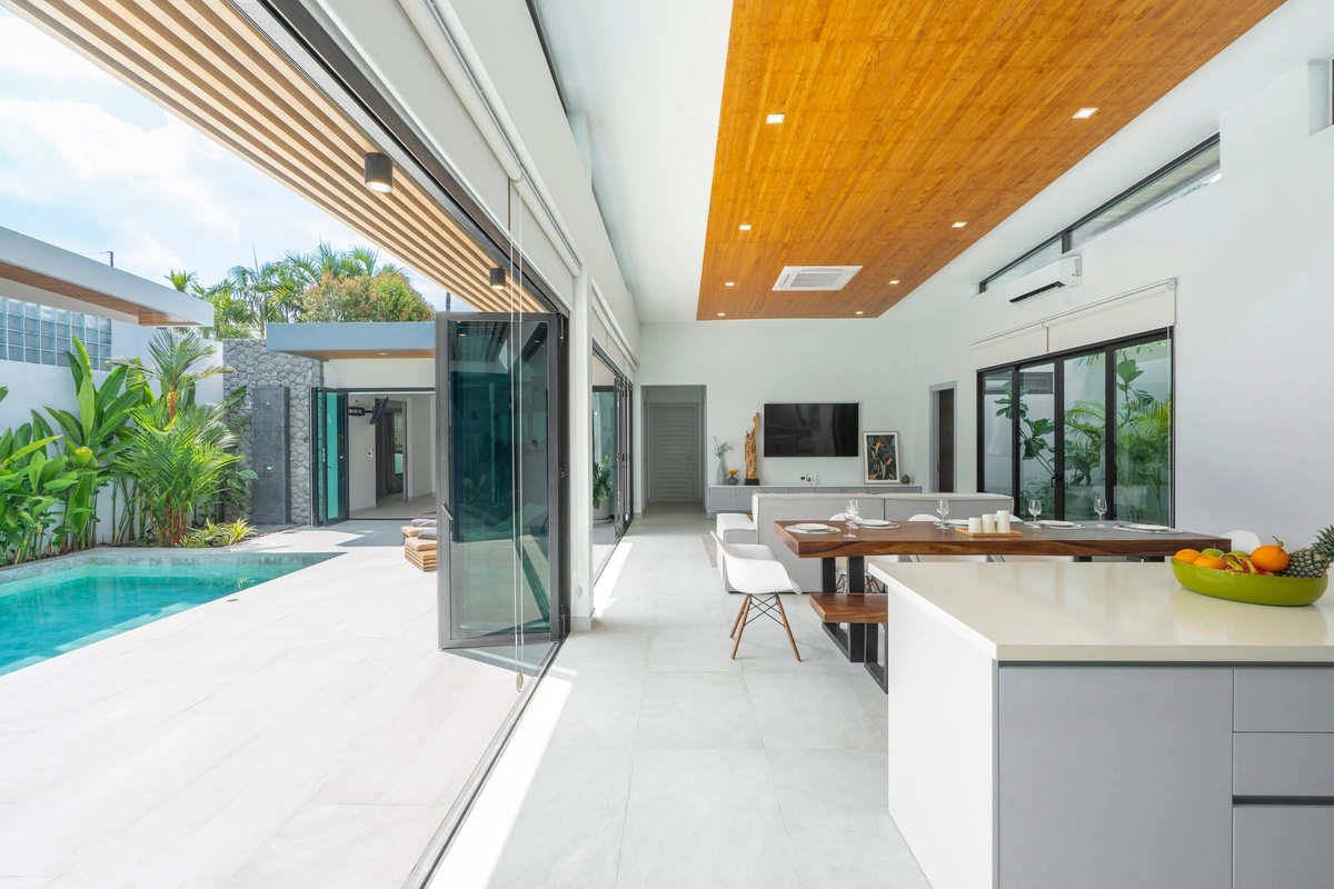 Layan Lucky Villa - exterior lounge