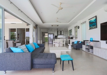 Bayside BB3 living room