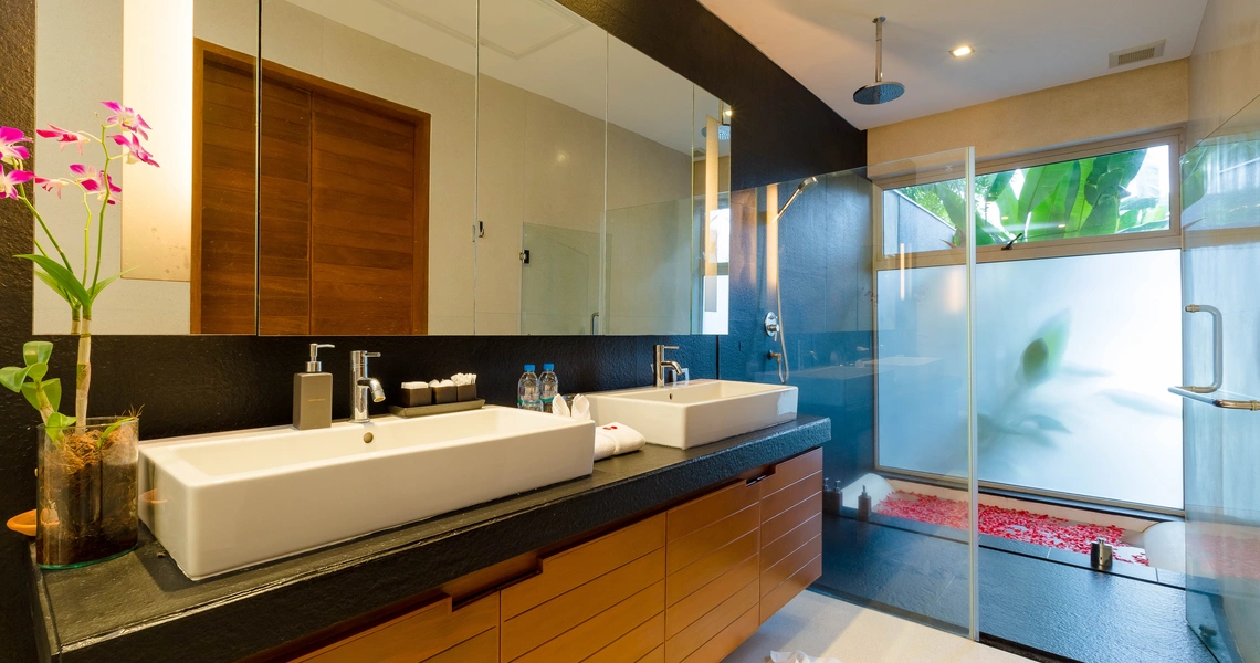 None Stunning sea view villa in an exclusive Surin Beach -