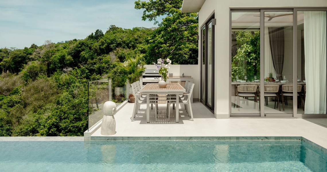 Vista del Mar Phuket - villa exterior and pool