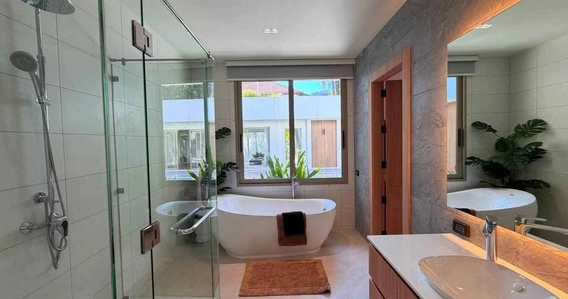 Loch Palm Villa - bathtub