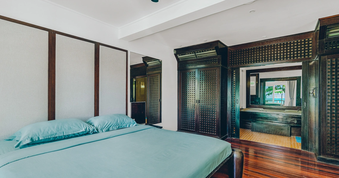 Tongson Beachfront Villa –bedroom
