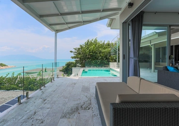 Bayside BB3 ducke with pool and sea view