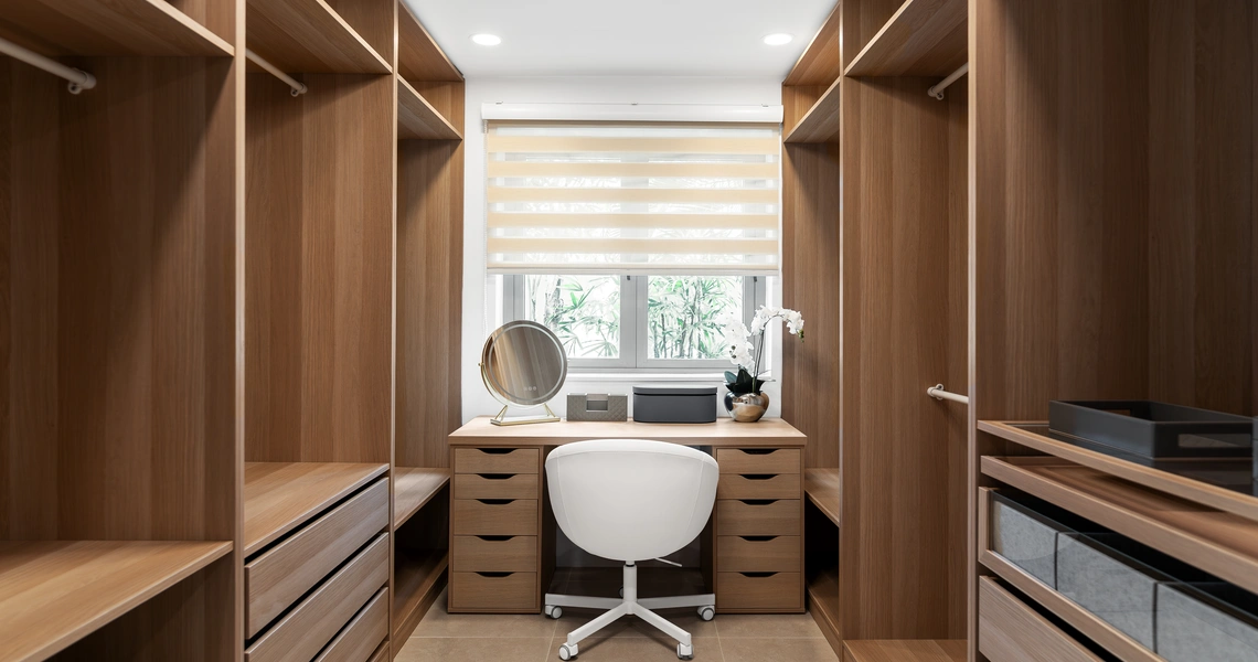 Laguna Homes - closet