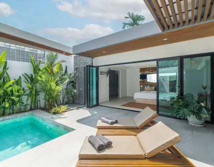 Layan Lucky Villa - pool with deck
