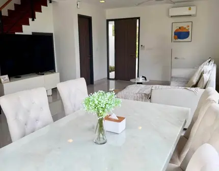 Laguna Villa 4 Bedroom - dining room