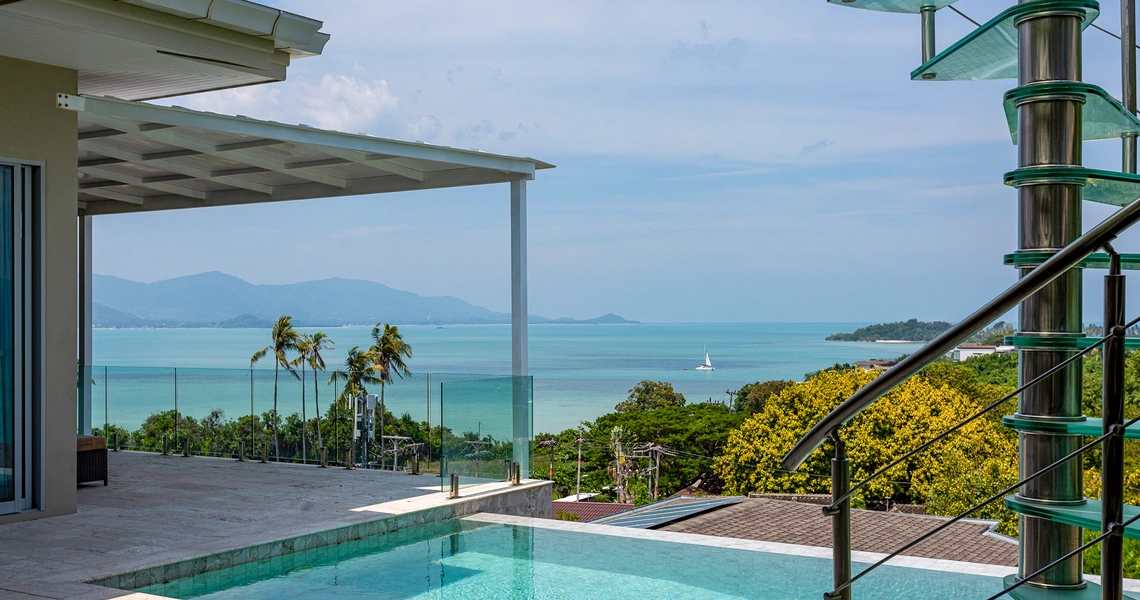 Bayside BB3 pool with sea view
