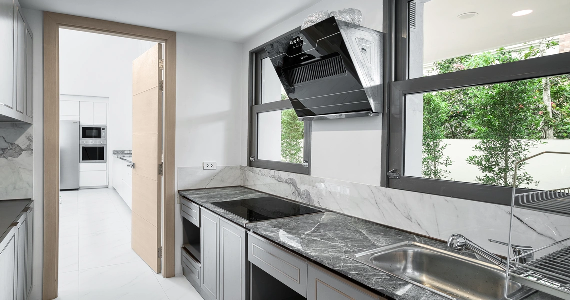 Laguna Homes - kitchen
