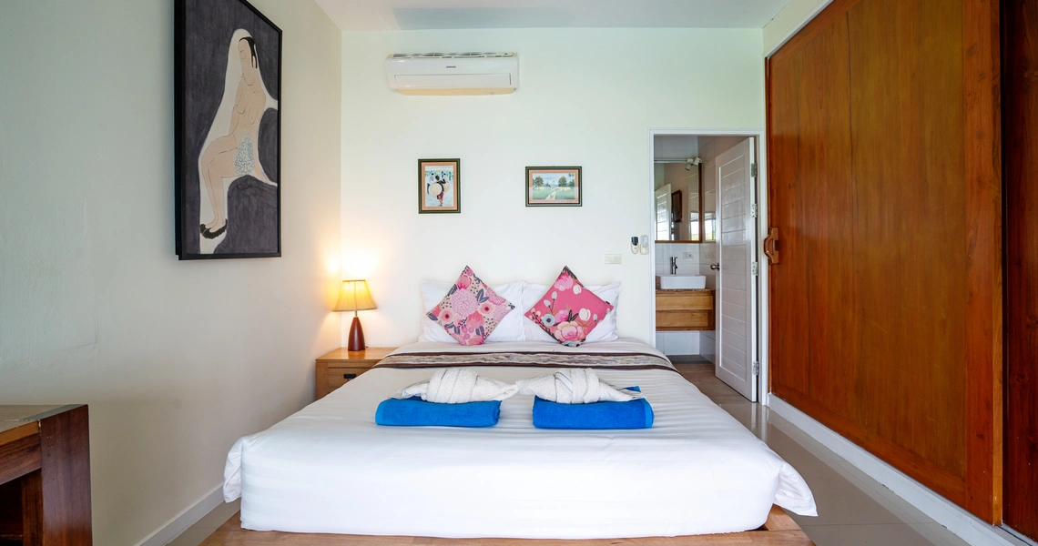Indu Sunset bedroom