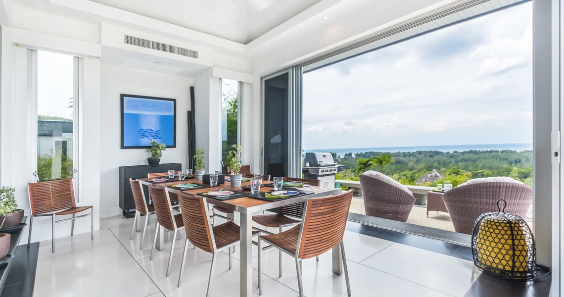 Villa Bauhinia -  Dining table