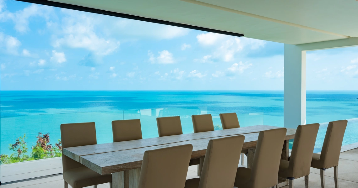 Samujana Villa - dining table