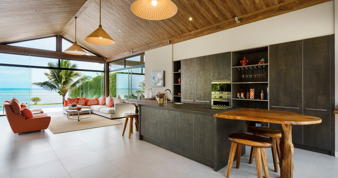Luxury villas on Samui 5 Bedroom Beachfront Villas in Baan Talay dining area