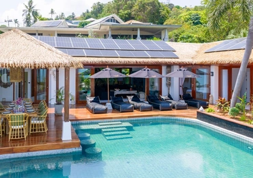 Authentik Villa pool