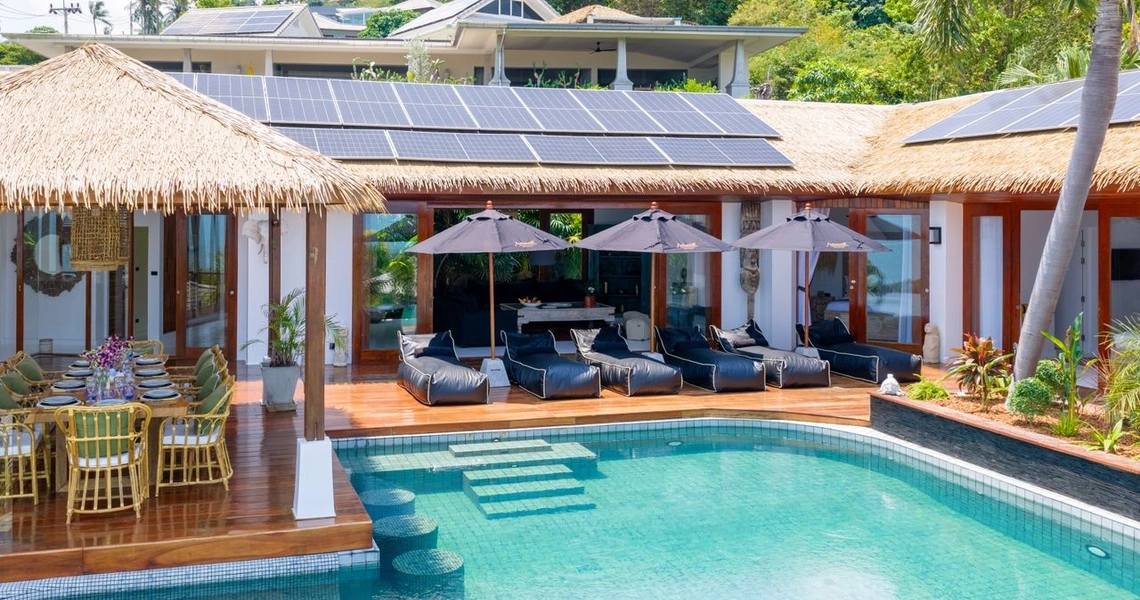 Authentik Villa pool