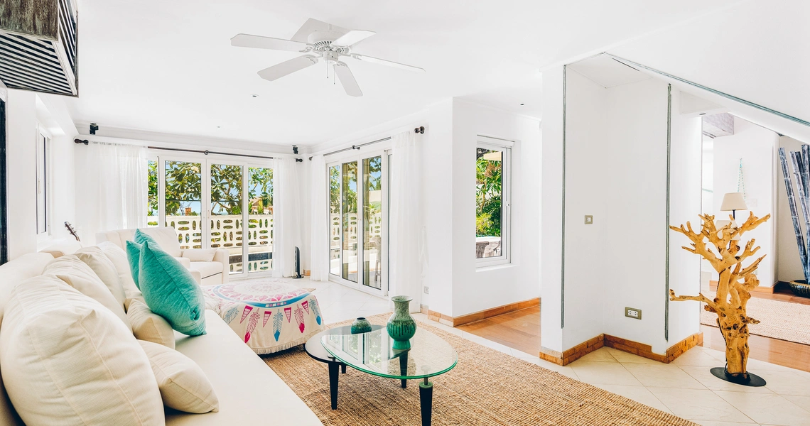 Tongson Beachfront Villa –living room