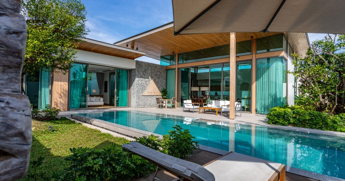 Mono Champaca - exterior pool
