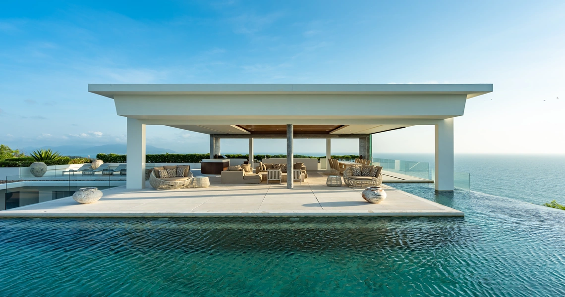 Samujana Villa - Swimming pool exterior