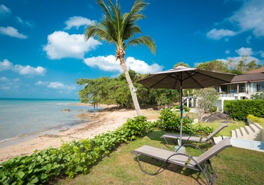 Indu Sunset beachfront