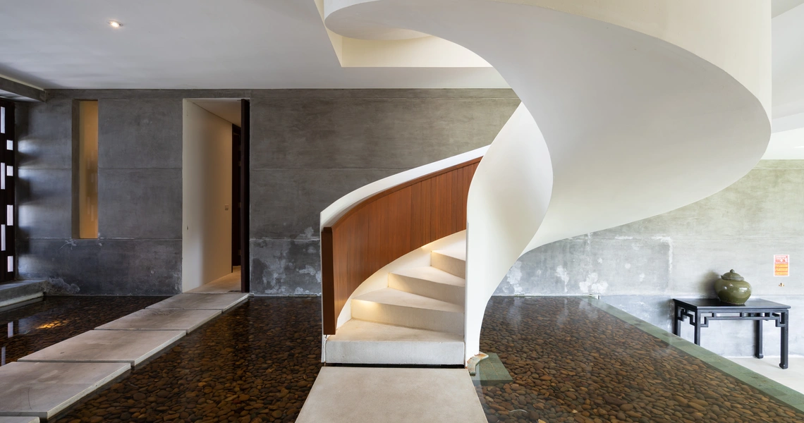 Samujana Villa - Modern stairs way