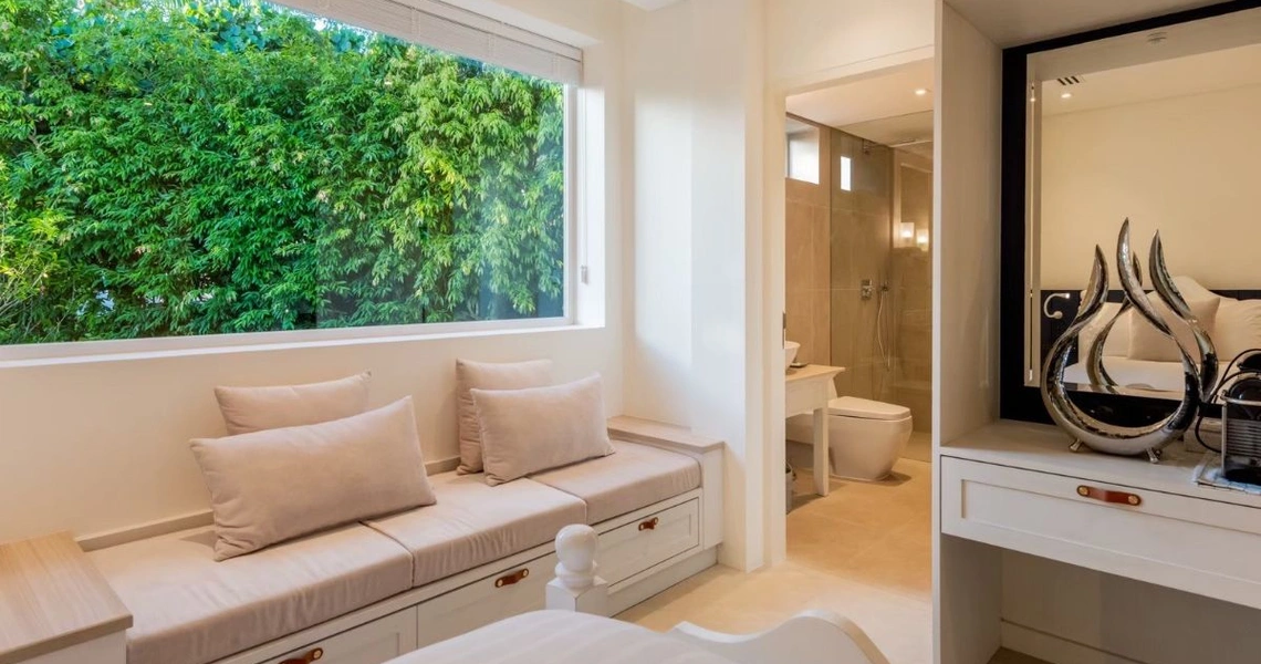 Trisara Signature Villa - Bedroom window