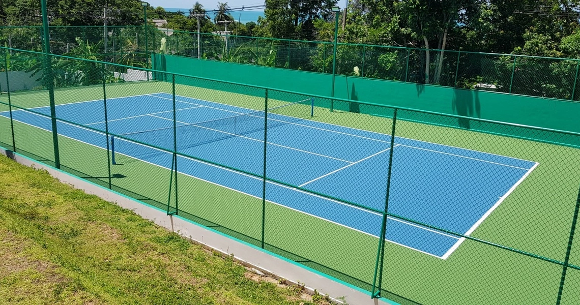 Horizon 32 tennis court