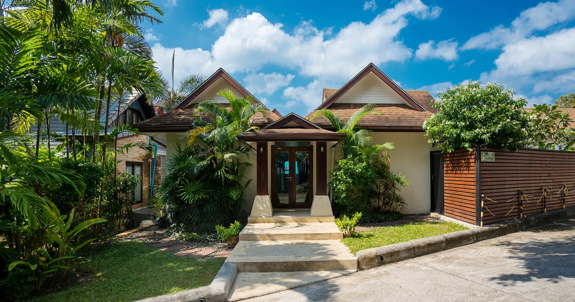 Indu Sunset entrance