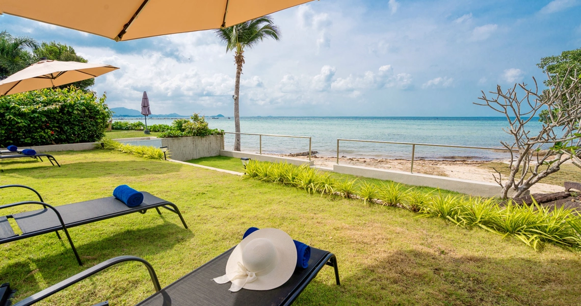 Indu Cocoon deck with sea view