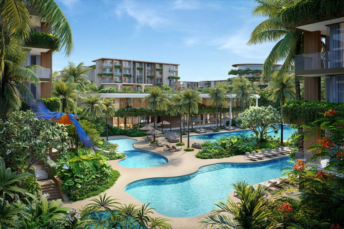 Lake Residences - pool with garden
