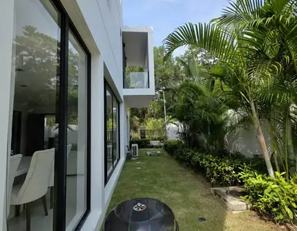 Laguna Villa 4 Bedroom - window