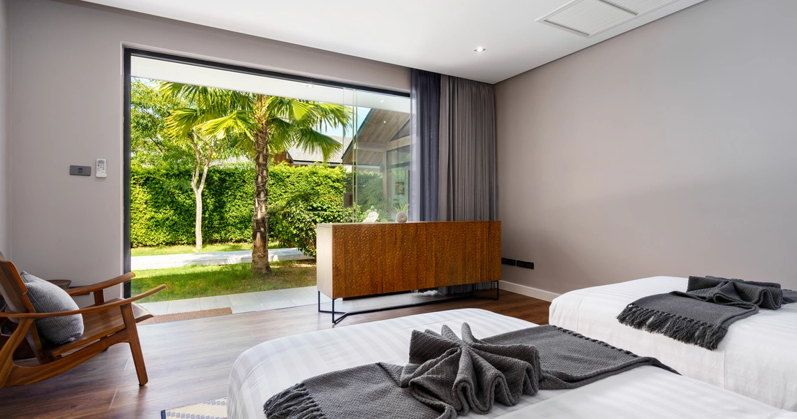 Luxury villas on Samui 5 Bedroom Beachfront Villas in Baan Talay bedroom
